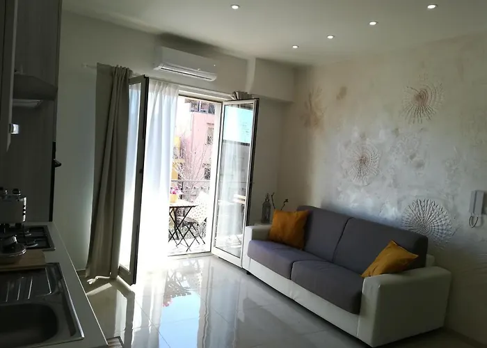 Sikelia * ジャルディーニ・ナクソス